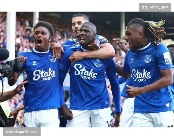 埃弗顿3-0完胜切尔西，英超保级战关键三分入手